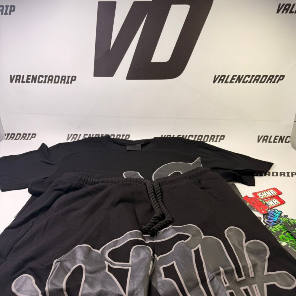 Syna World Black Short set