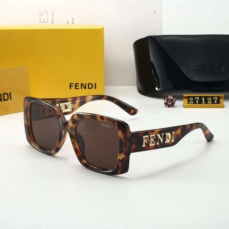 Sunglasses Fendi FDW011