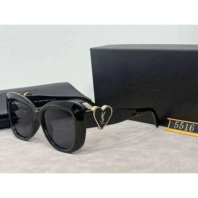 Sunglasses Yves Saint Laurent YSL015