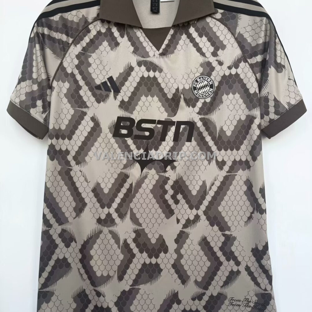 Camiseta Adidas Bayern Munich piel de serpiente
