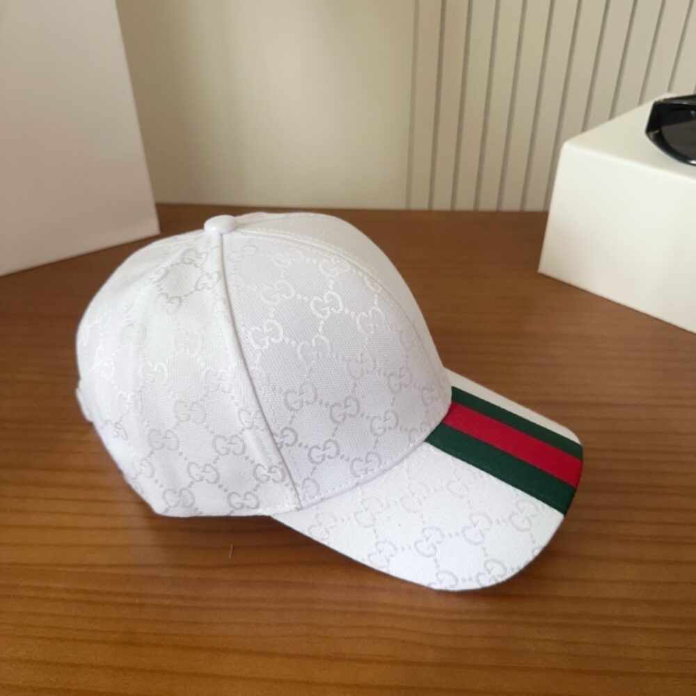 Gorra gucci “blanca”