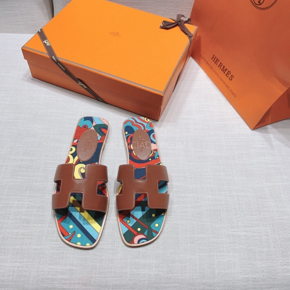 Sandalias Hermes - Oran Marrón con estampado